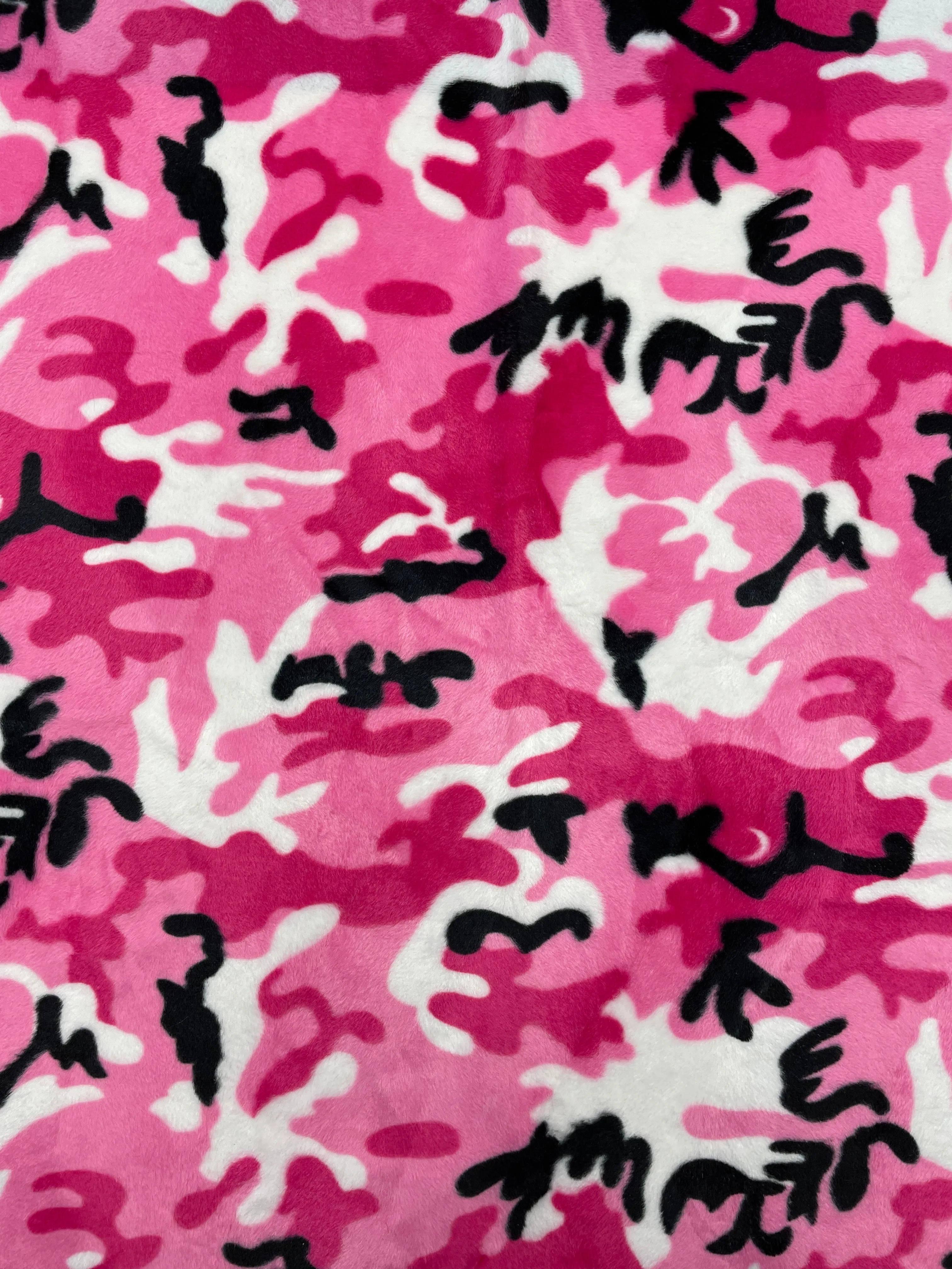 1 3/4 YD Poly Polar Fleece - Pink Camouflage