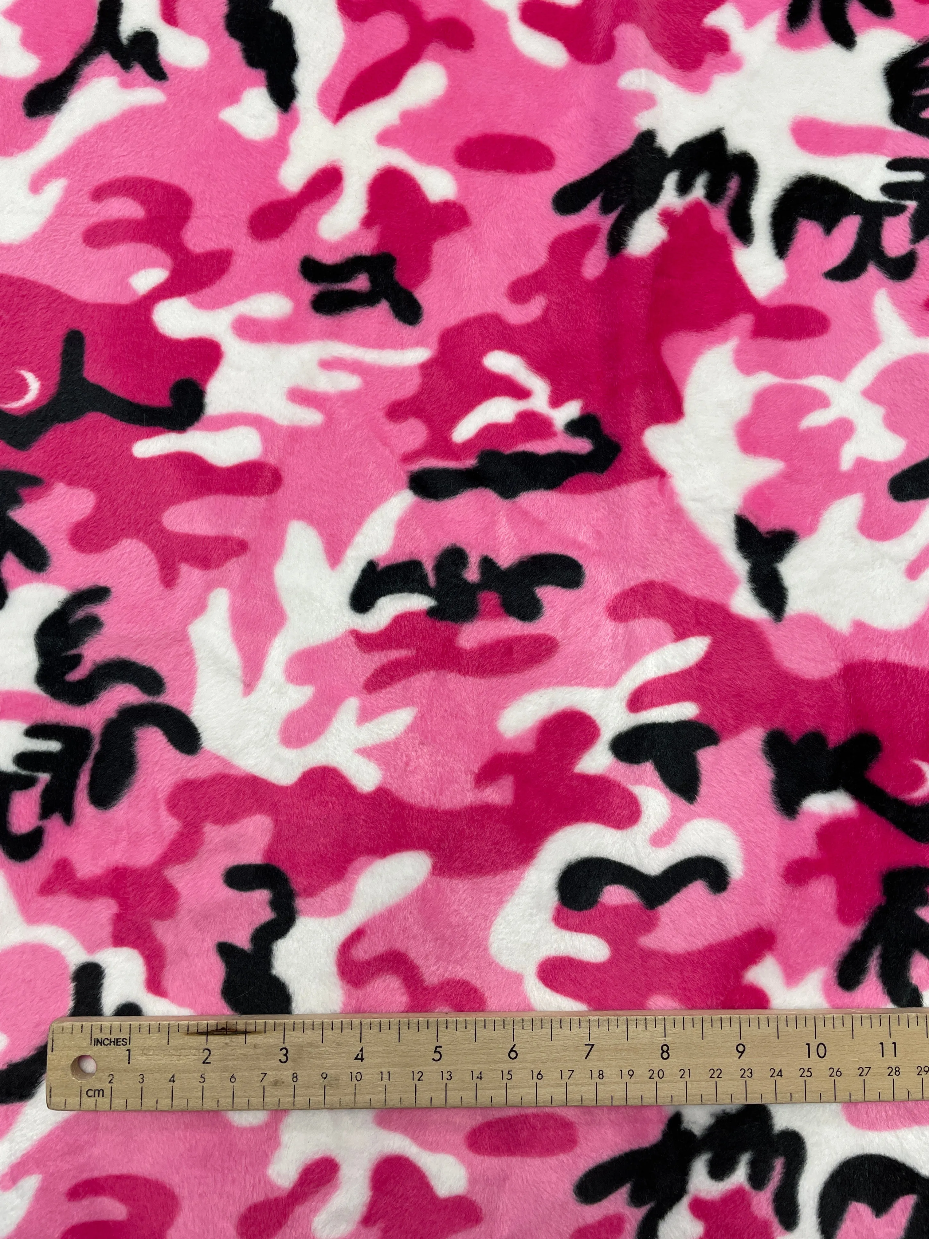 1 3/4 YD Poly Polar Fleece - Pink Camouflage