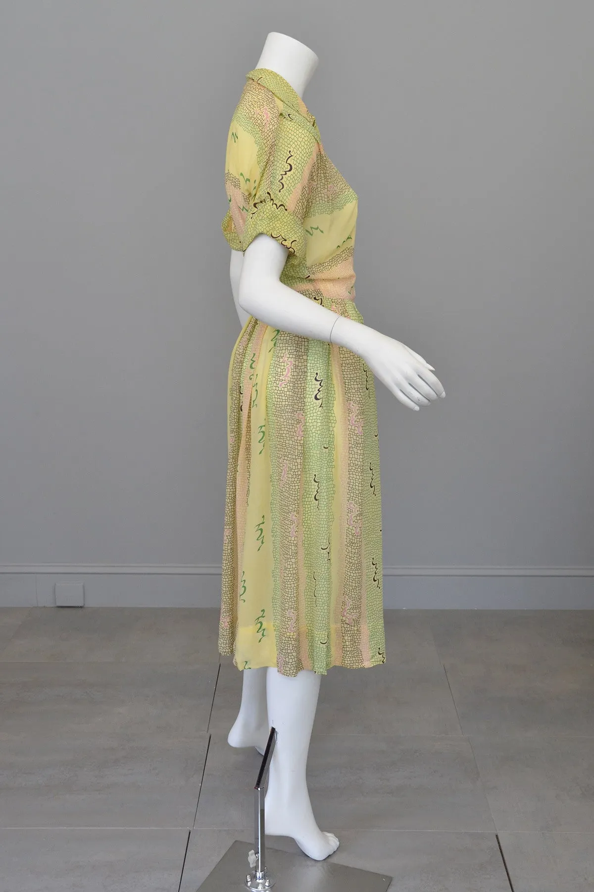 1940s Sketchy Novelty Print Spring Dress