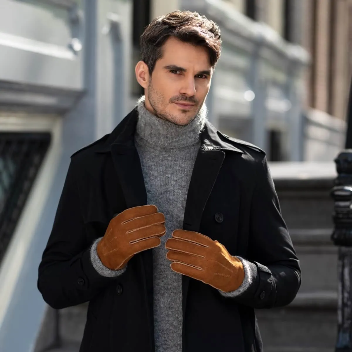 Clooney (camel) - suede leather gloves with luxurious sheep fur lining