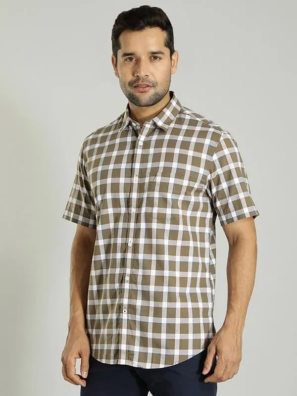 Men Checked Half Sleeve Cotton Shirt