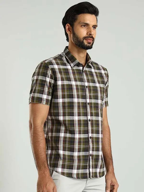 Men Checked Half Sleeve Cotton Shirt