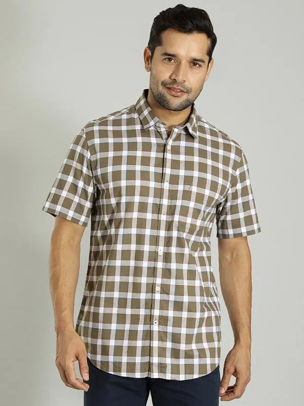 Men Checked Half Sleeve Cotton Shirt